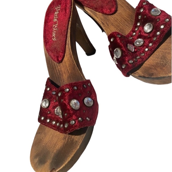 Vintage - Boho Chic Velvet & Wood Heel Clogs - Picture 2 of 5